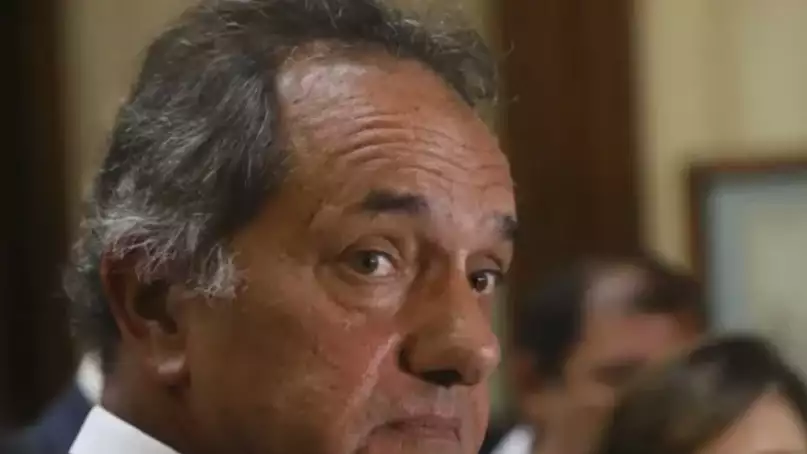 Daniel Scioli fue a recorrer la Playa Bristol en Mar del Plata y así lo recibió la gente