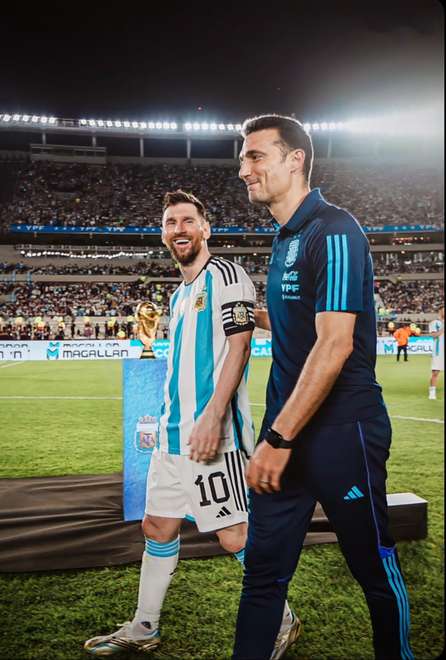 Scaloni confirmó que seguirá siendo DT de la Selección Argentina Scaloni confirmó que seguirá siendo DT de la Selección Argentina