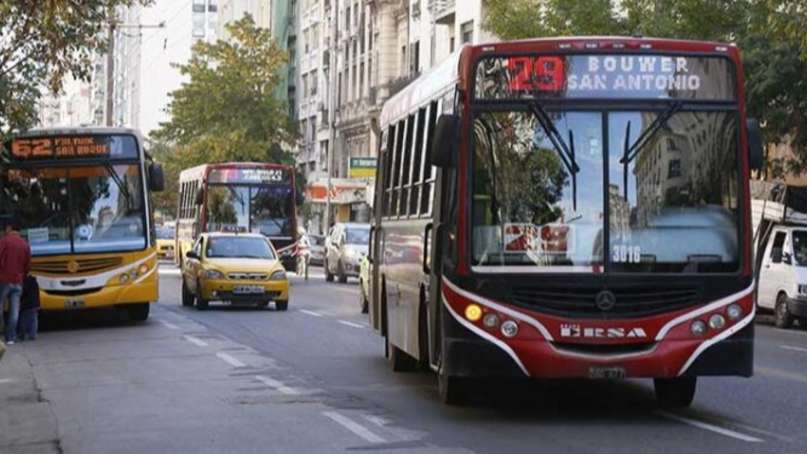 La UTA acordó un aumento salarial de casi el 30% para choferes de corta y media distancia