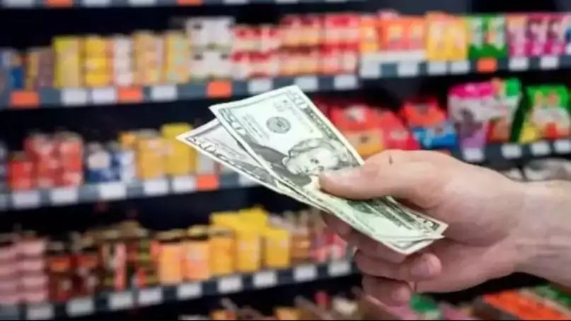 Los comercios de todo el país ya podrán cobrar sus productos en dólares