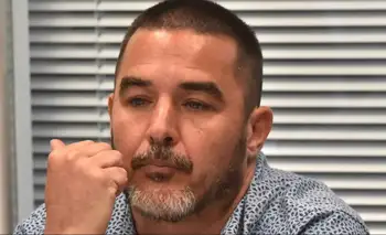 Chubut: allanaron a Gonzalo Carpintero por presunto intento de frenar el inicio de clases