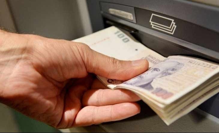 Aumentan las comisiones en los bancos y sacar plata plata del cajero puede costar hasta $ 5.000 Aumentan las comisiones en los bancos y sacar plata plata del cajero puede costar hasta $ 5.000