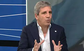 Luis Caputo confirmó que el gobierno busca que los bancos presten dólares de los depósitos del público