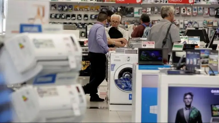 Más del 40% de los que compraron electrodomésticos en cuotas tiene problemas para pagar