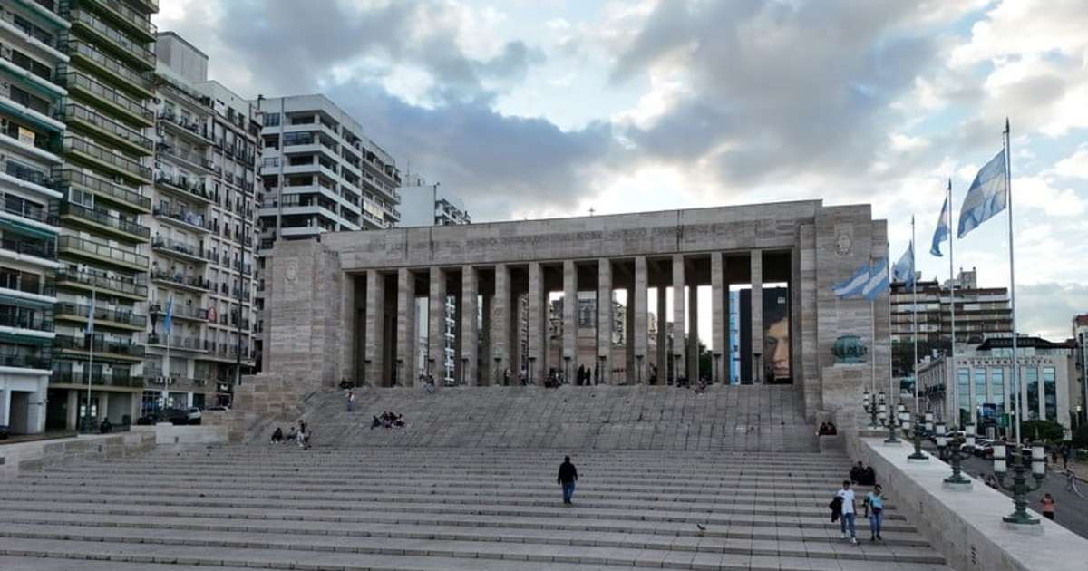 Se vuelve a frenar la remodelación del Monumento a la Bandera por falta ...