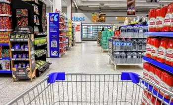 Consumo en caída: Carrefour, ChangoMás y La Anónima avanzan con despidos y cierres