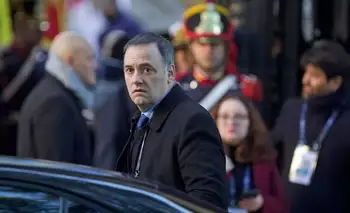 La insólita excusa de Adorni por el viaje de su mujer en el avión presidencial