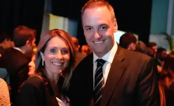 Adorni, de criticar a ex mandatarios a subirse al avión presidencial con su esposa: qué opinaba cuando no era funcionario nacional