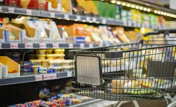 Tras la suba de la nafta, supermercados reciben listas con aumentos de hasta 9%