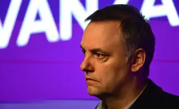 Adorni, cada vez más complicado: identificaron quién financió su viaje a Punta del Este