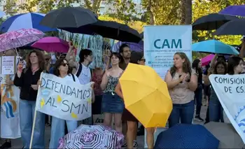 Servicio Meteorológico Nacional: realizaron un "paraguazo" ante posibles despidos en el sector