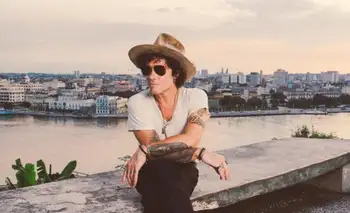 Enrique Bunbury se prepara para lanzar su nuevo disco y su llegada a la Argentina