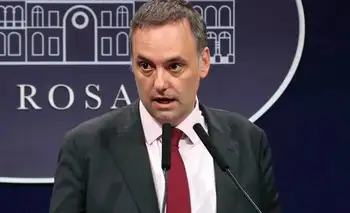 La Justicia pidió relevar todos los viajes de Manuel Adorni desde 2023