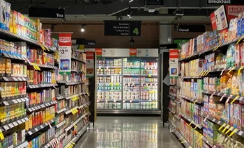 Consumo masivo: cayó 5,4% interanual en marzo y encadena 16 meses consecutivos a la baja