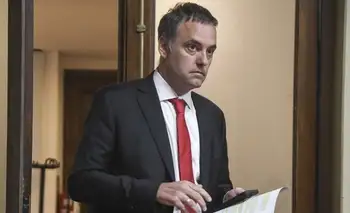 La escribana de Adorni tuvo como clientes a condenados por narcotráfico