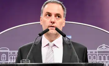 Manuel Adorni suma otra hipoteca sobre un departamento: dos mujeres le prestaron US$ 100.000 y ya son cuatro las acreedoras