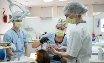 Odontología UBA realizará una jornada de 24 horas de atención gratuita en Plaza Houssay: cómo anotarse