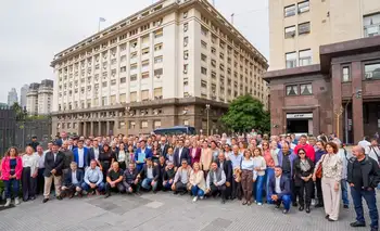 La motosierra de Milei logró unir a intendentes de todos los colores: marcha contra Caputo por el precio del combustible y la falta de obras