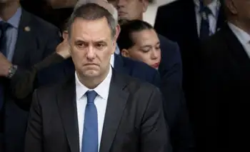 Manuel Adorni declaró un año tarde una casa en un country de Indio Cuá y se agrava la investigación por su patrimonio