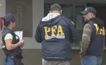 Escándalo en Gran Hermano: operativo policial en Telefe para notificar a una participante