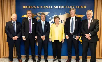 Luis Caputo se reunió con Georgieva y avanzó en la negociación de más deuda con el FMI por la falta de reservas