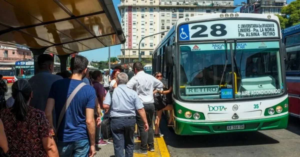 Colectivos en Santa Fe: evalúan recortes de hasta 40% en las ...
