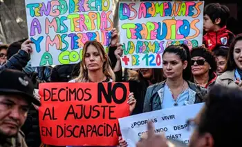 Discapacidad: masiva marcha contra el proyecto del Gobierno para eliminar prestaciones