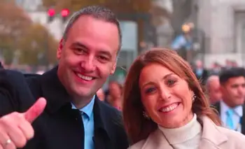 El juez Rafecas archivó la denuncia contra Manuel Adorni por el viaje de su esposa en la comitiva oficial a Nueva York