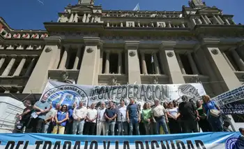 Revés para la CGT: La Justicia desplazó al fuero laboral de la disputa por la reforma de Milei