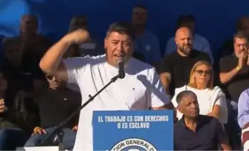 Masiva movilización de la CGT: "El trabajo es con derechos o es esclavo"