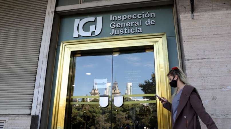 La Inspección General de Justicia denunció que el allanamiento a la entidad es “un mensaje mafioso”
