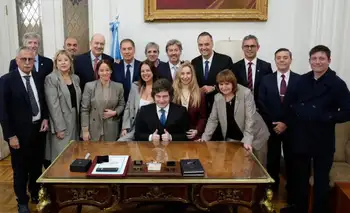 Gobierno: por un aumento acumulado del 123%, más de 1.000 funcionarios cobrarán sueldos de hasta $8 millones en junio