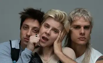 De Argentina para el mundo: CA7RIEL & Paco Amoroso se unen a Robyn, la realeza del pop sueco