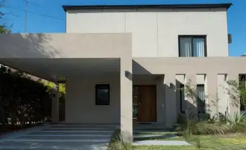 Revelan imágenes de la "cascada" que mandó a construir Manuel Adorni en el country de Indio Cuá