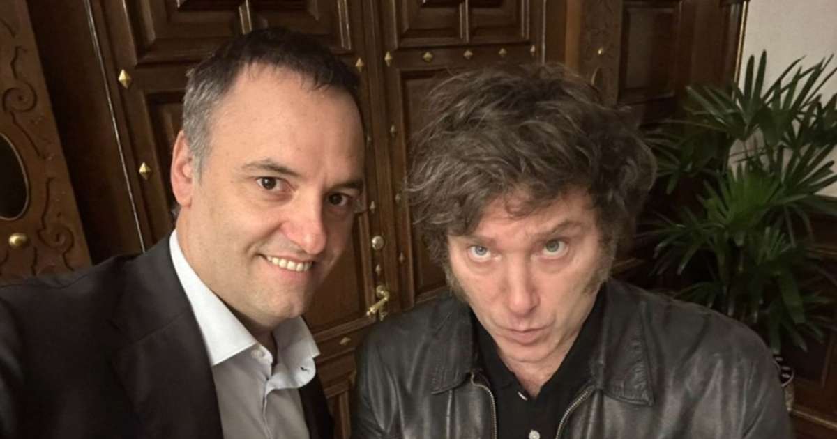 Javier Milei recibió a Manuel Adorni en la Quinta de Olivos mientras  avanzan las investigaciones judiciales por enriquecimiento ilícito en su  contra contra