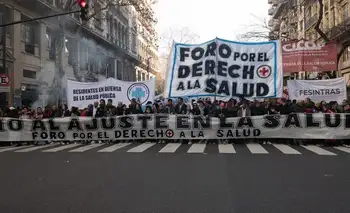 Salud pública: trabajadores marchan en rechazo al ajuste y los recortes en el área