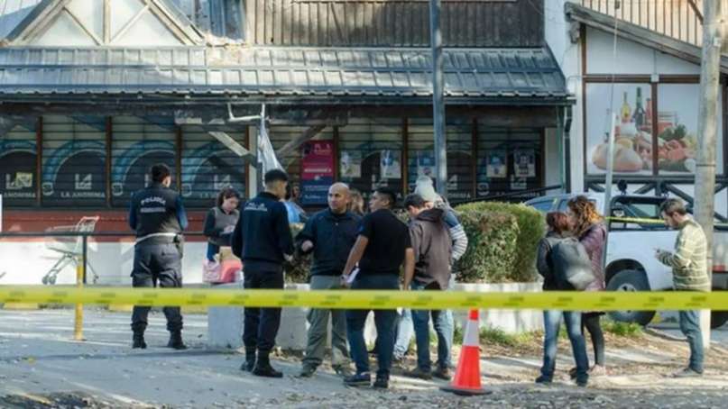 Bariloche: un hombre asesinó a otro a puñaladas porque se coló en la fila del supermercado