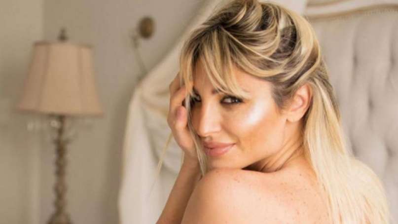 "Soy una delicia": La sensual sesión de fotos de Vicky Xipolitakis