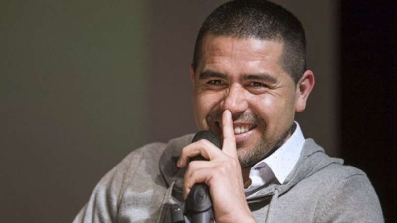 Riquelme llamó a un jugador que tenía todo acordado con River para tentarlo
