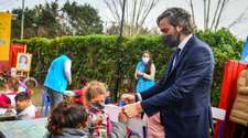Cafiero presentó un proyecto de ley en un hogar de niños marcado a fuego por el recuerdo de Maradona