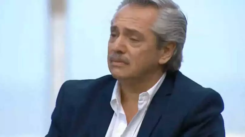 Al borde del llanto, Alberto Fernández desmintió la malintencionada tapa de Clarín: "No soy un ladrón, ni lo seré"