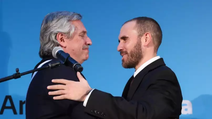 Guzmán armó su equipo de fútbol ideal con funcionarios. ¿En que posición puso a Alberto Fernández?