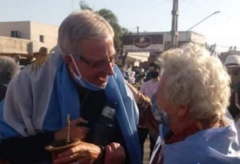 Scarpín asistió a la marcha del 17A, se contagió de COVID y ahora pide extremar los recaudos