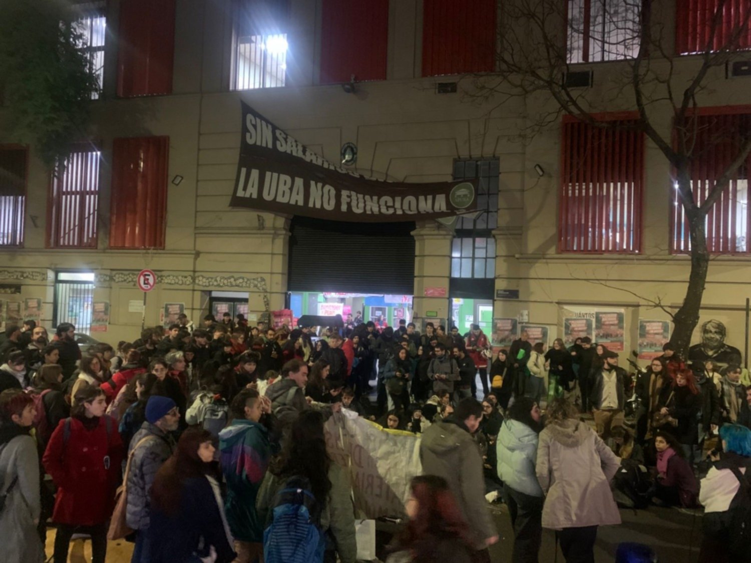 Condena a Cristina Kirchner: Impacto Político y Social en Argentina