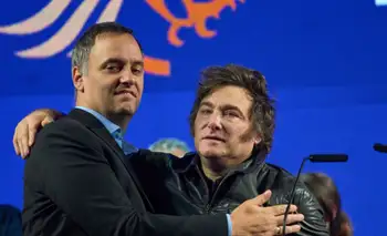 Alarma en el gobierno: la permanencia de Adorni aleja a sus propios votantes