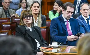 Tensión en el Senado: fuertes recriminaciones en la reunión del bloque libertario