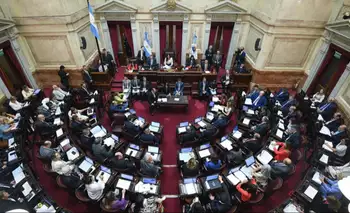 El oficialismo logró aprobar en el Senado el plan de pago a dos fondos buitre por US$ 171 millones 