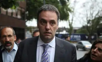 La oposición busca modificar la ley de Inocencia Fiscal para que los funcionarios públicos no puedan blanquear sus bienes como hizo Adorni