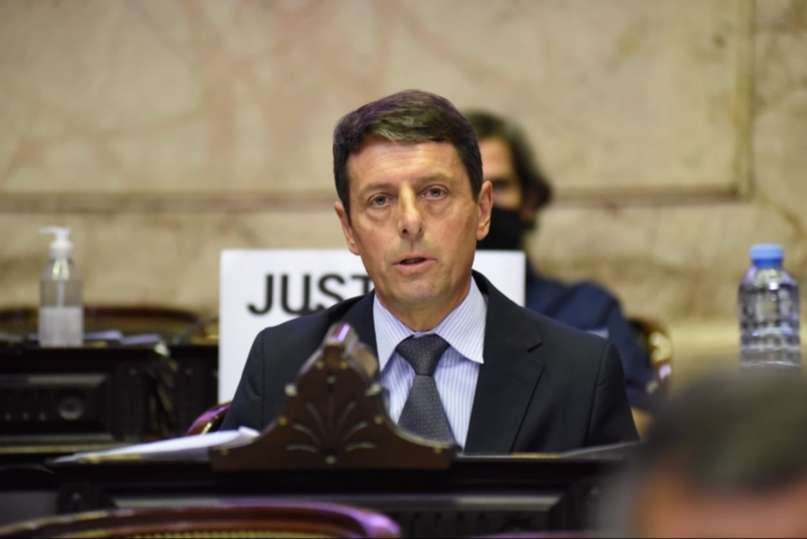 La oposición busca modificar la ley de Inocencia Fiscal para que los funcionarios públicos no puedan blanquear sus bienes como hizo Adorni