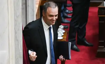 Manuel Adorni en apuros: Diputados confirmó la sesión para votar su interpelación